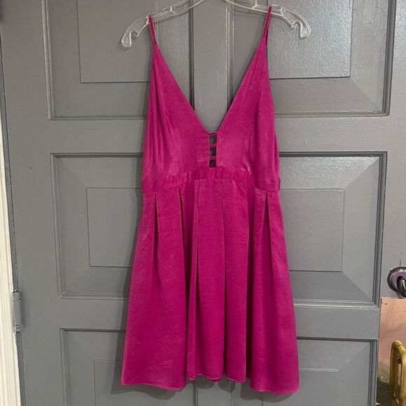Free People Gabby’s Party All Night Barbie Pink Skater VNeck Mini Dress NWT Sz 6 - Picture 2 of 5